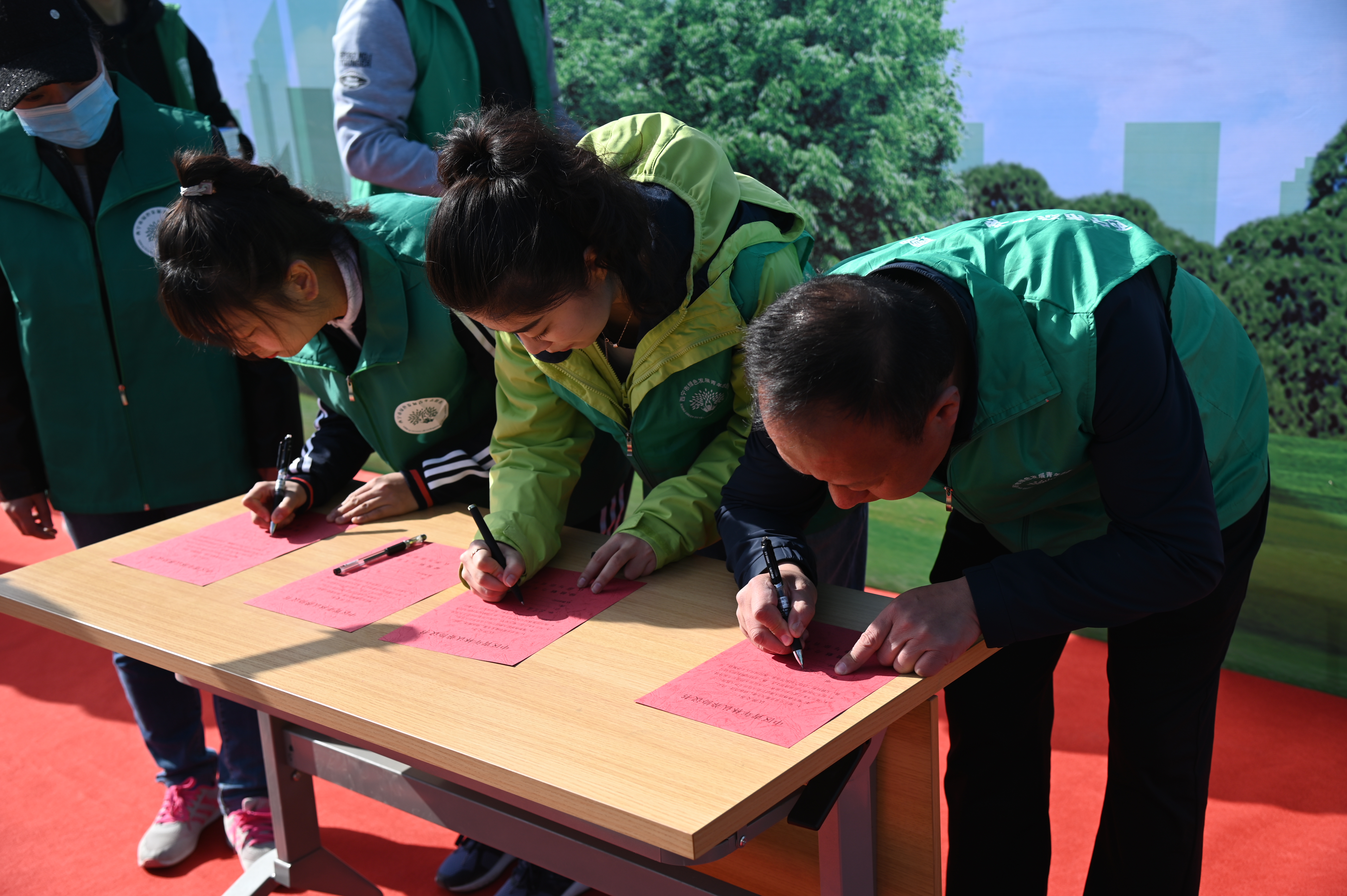 【幸福中区 志愿先行】城中区开展五四青年节绿色志愿服务活动